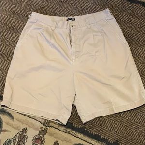 Men’s khaki shorts
